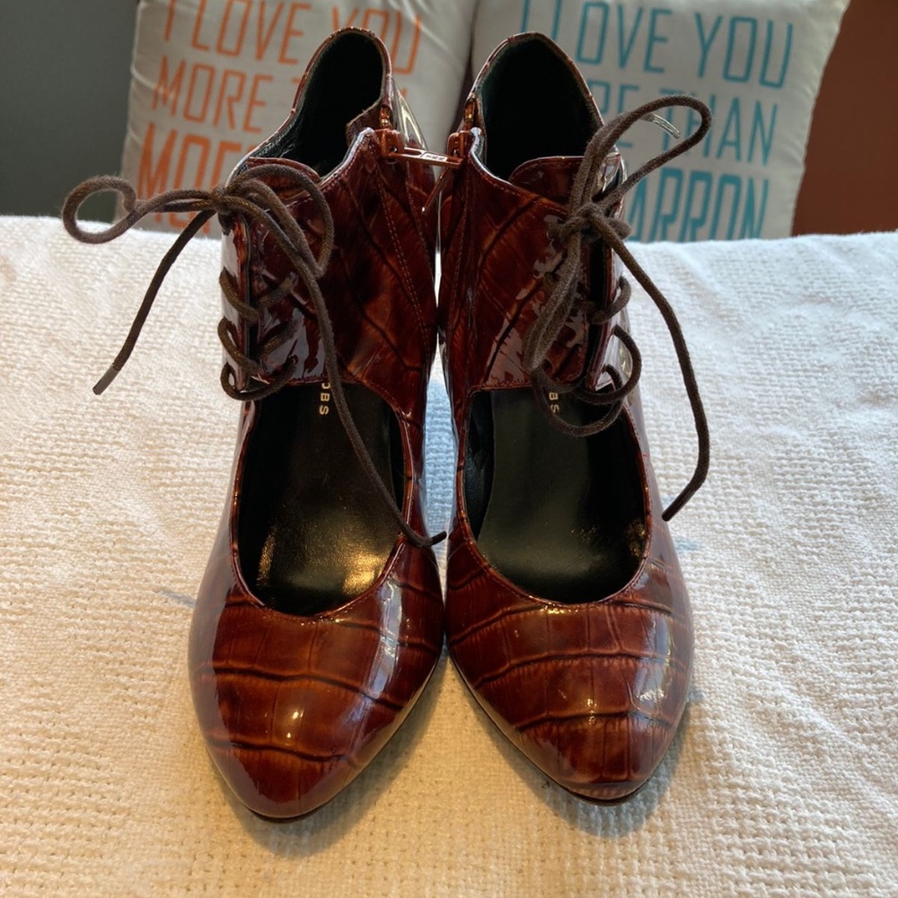 MARC BY MARC JACOBS Patent Leather Printed Pumps